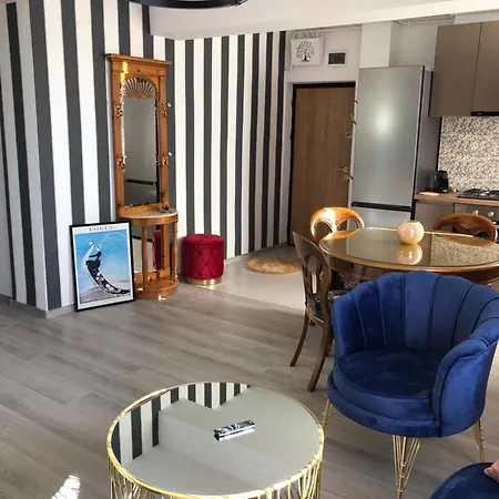 La Vista Ultracentral - Private Parking