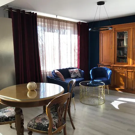 La Vista Ultracentral - Private Parking