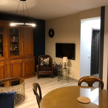 La Vista Ultracentral - Private Parking Apartment