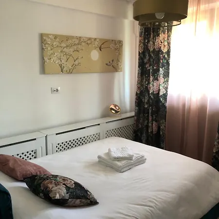 La Vista Ultracentral - Private Parking Apartment