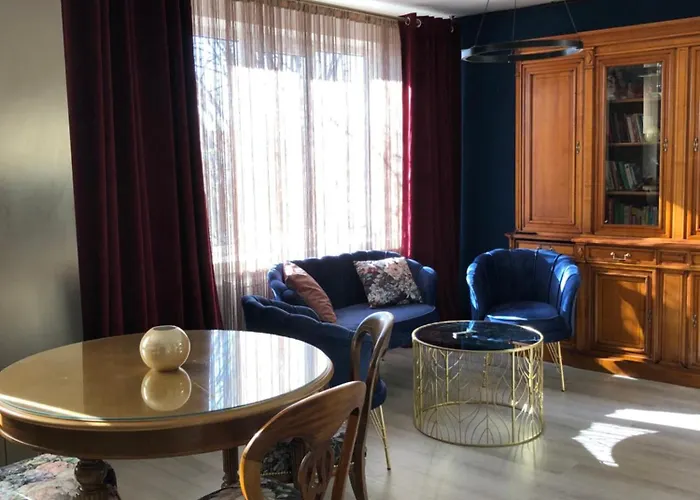 La Vista Ultracentral - Private Parking